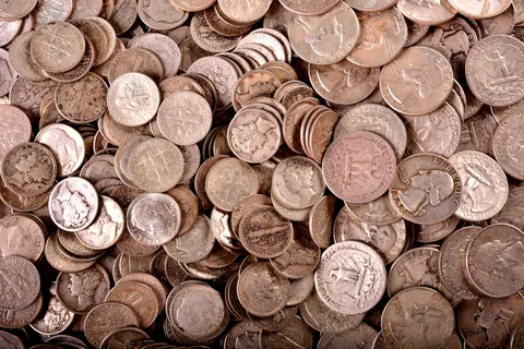 Common date 90% silver coins in worn condition may have little collectible value, but they’re always worth far above face value and are highly liquid. Common date 90% silver coins in worn condition may have little collectible value, but they’re always worth far above face value and are highly liquid.